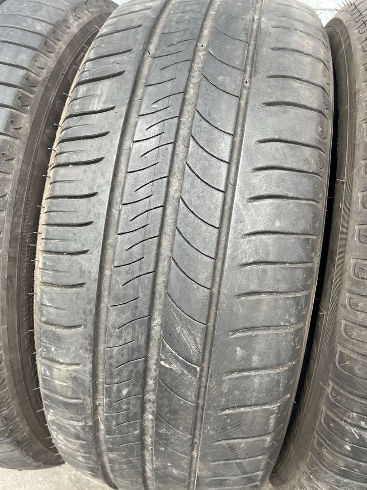 4 бр. летни гуми 205/55/16 Michelin DOT 4016 2x6 mm 2x5 mm