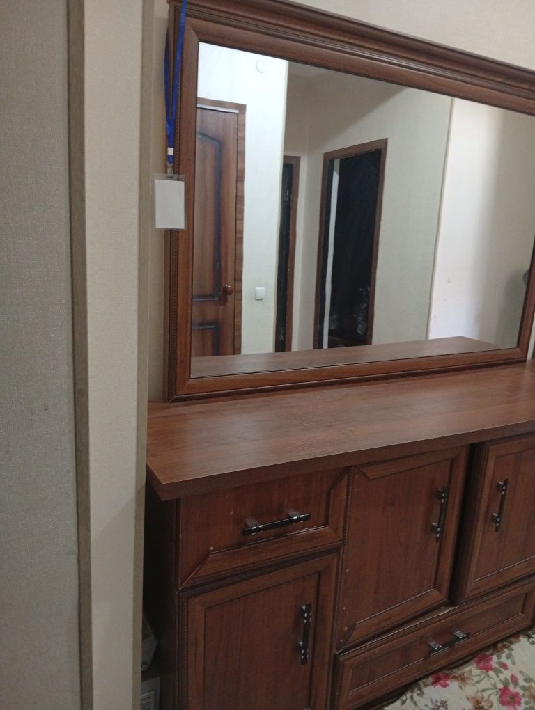 Mebel sotiladi zori