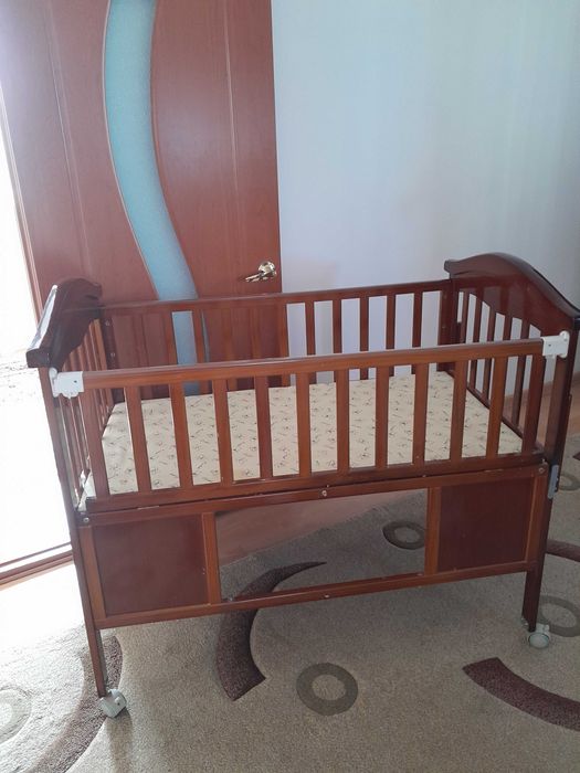 Продам детскиий манеж