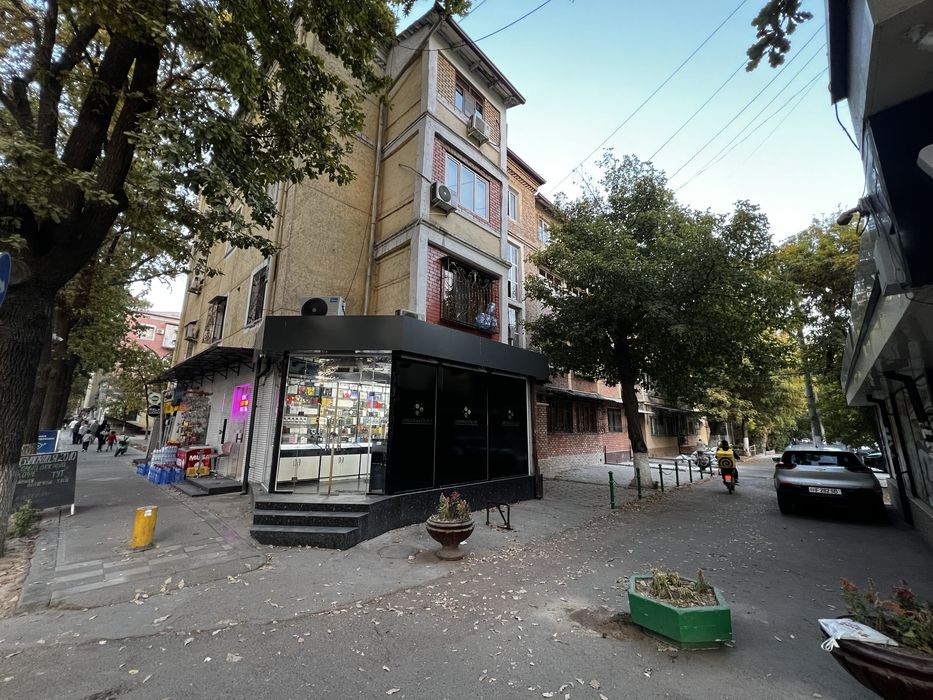 Продаётся квартира 3/4/4 Чиланзар 1 квартал  Кирпичный дом