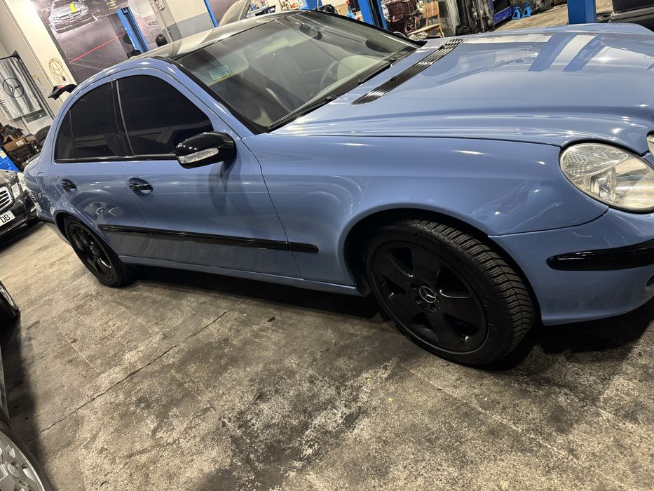 Mercedes W211 plyonka qilingan