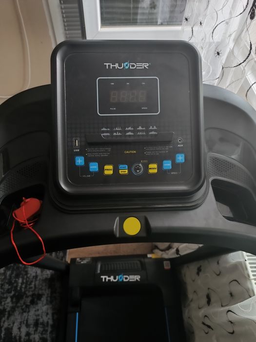 Бягаща пътека Чисто Нова