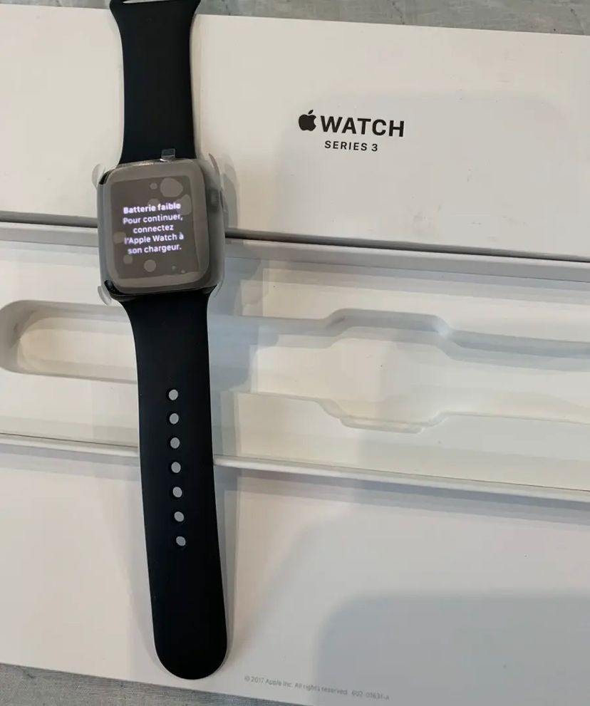 Продам Apple watch 3 series в отличном состоянии!