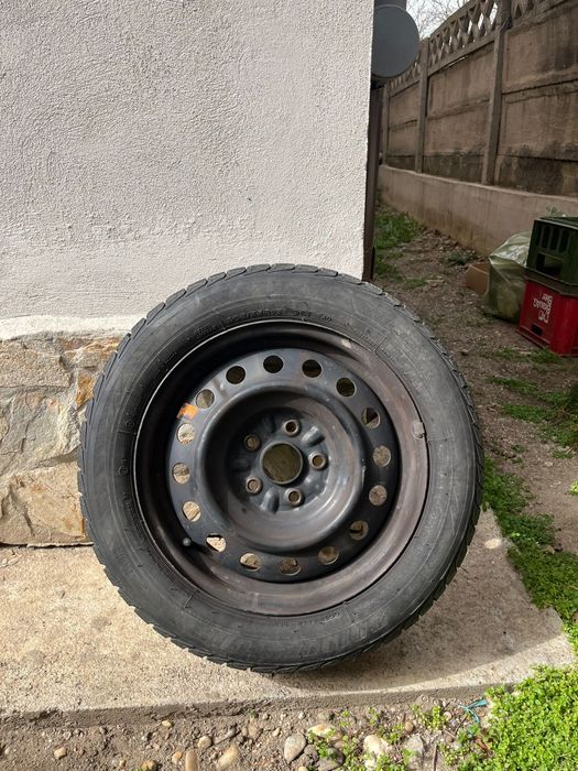 Set de 4 cauciucuri de iarna cu jante Bridgestone Blizzak LM-32