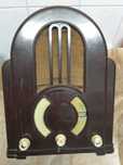 Radio foarte vechi util pentru decoratiuni interioare