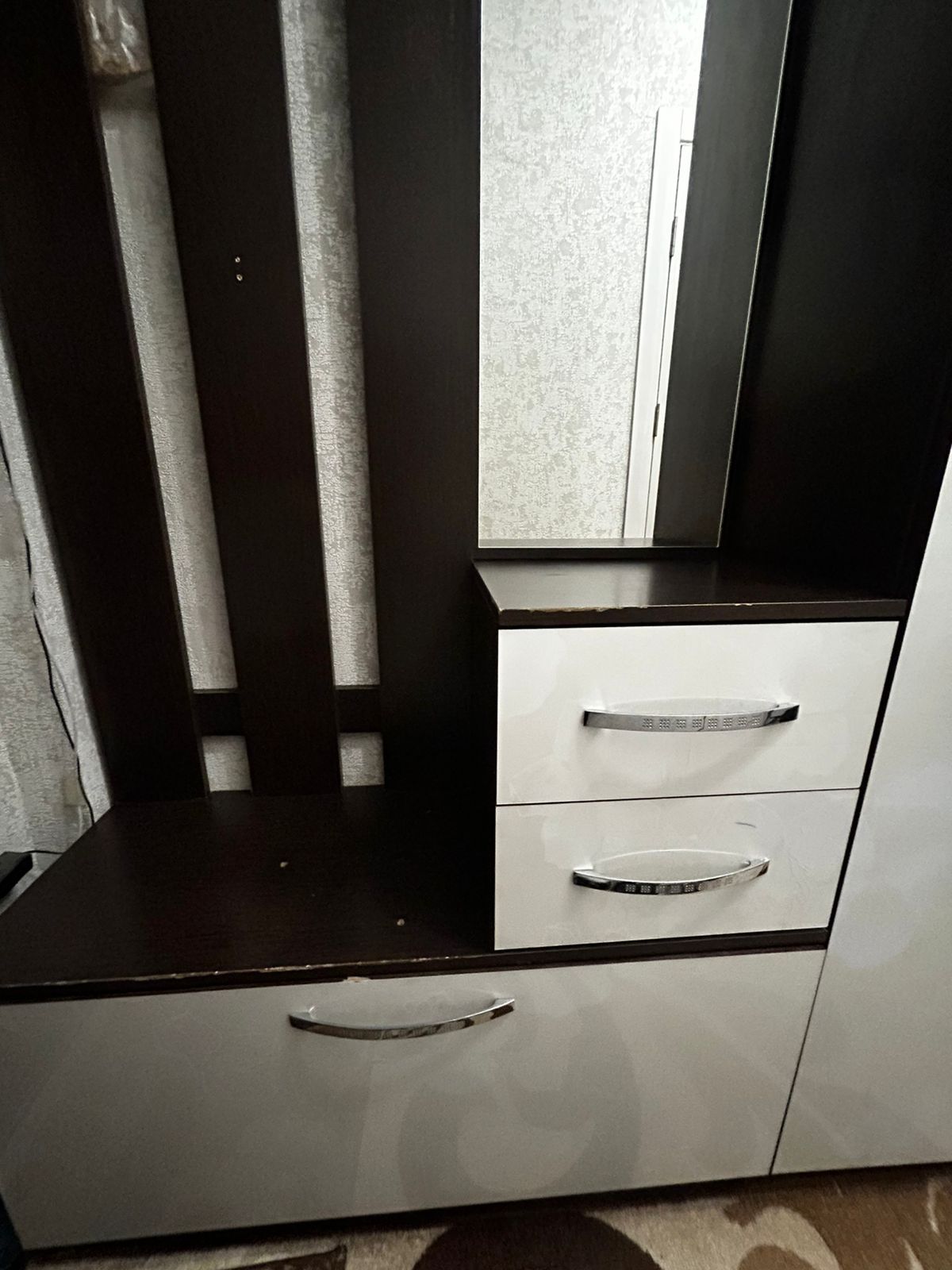 Продам шкаф в прихожую