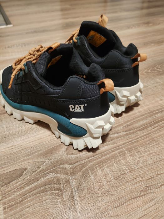 Semighete Caterpillar noi