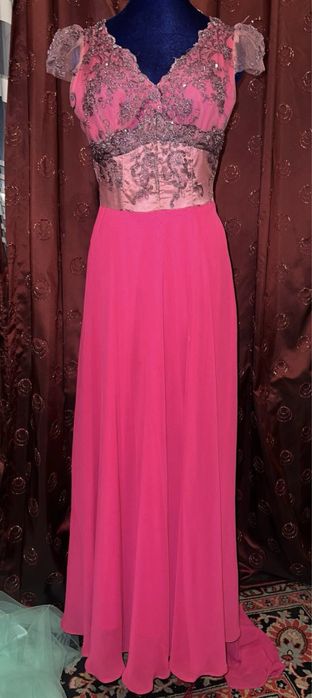 Вечерние платья