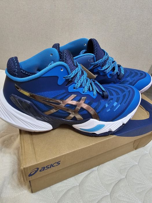 Продам кроссовки