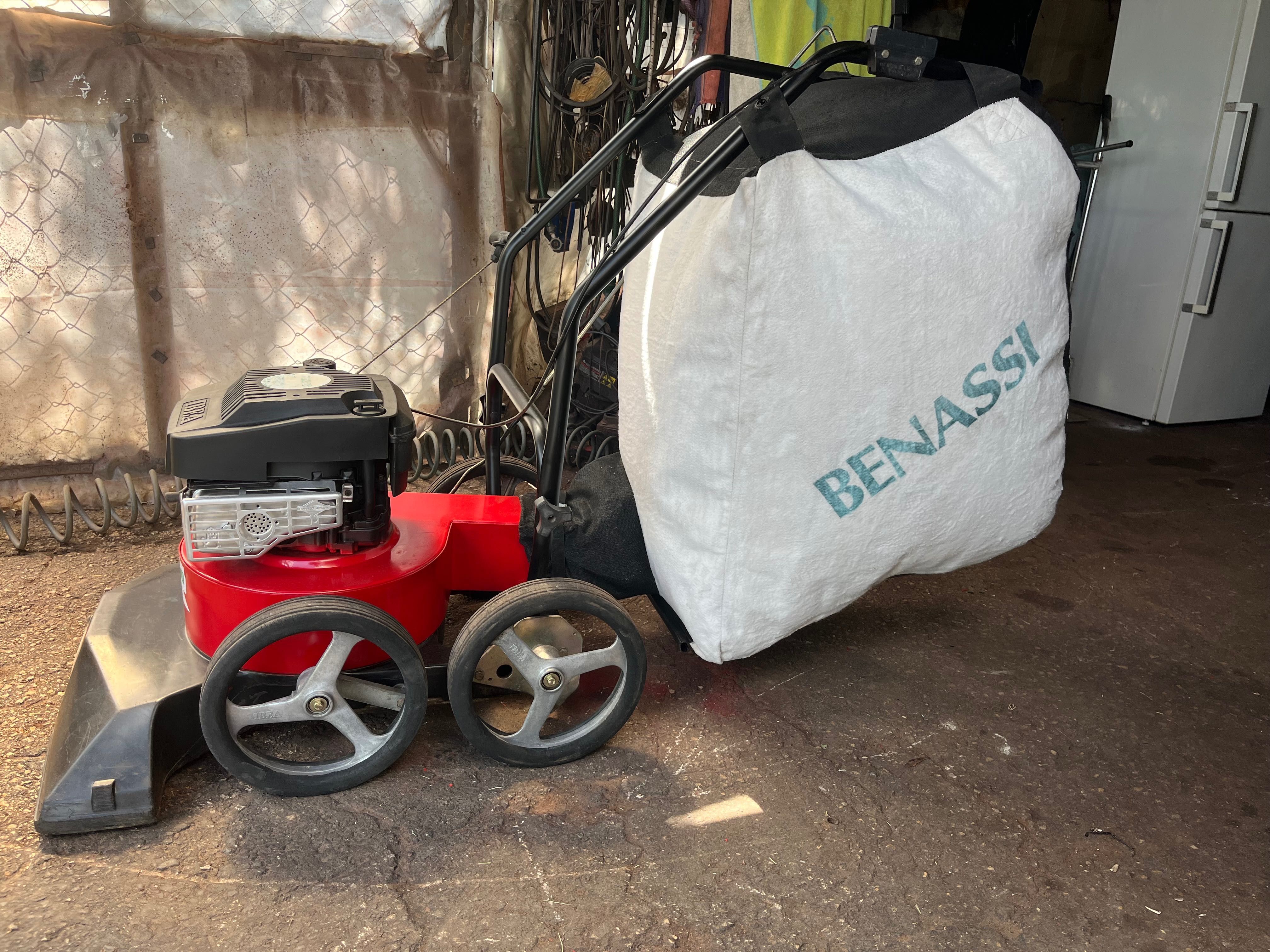 Профисионално моторен листо санерач  IBEA Turбо 5.0 hp