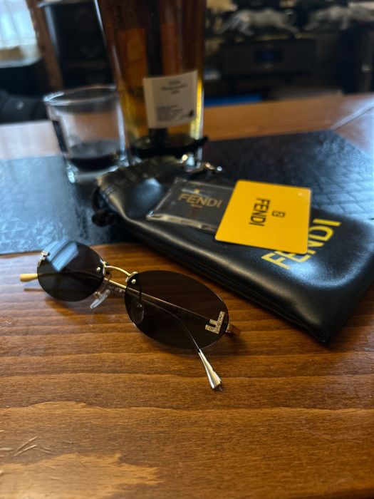 Слънчеви очила fendi