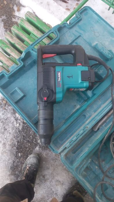 Продам перфоратор Макита