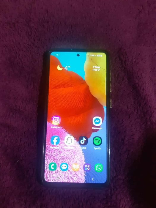 Vând telefon funcțional