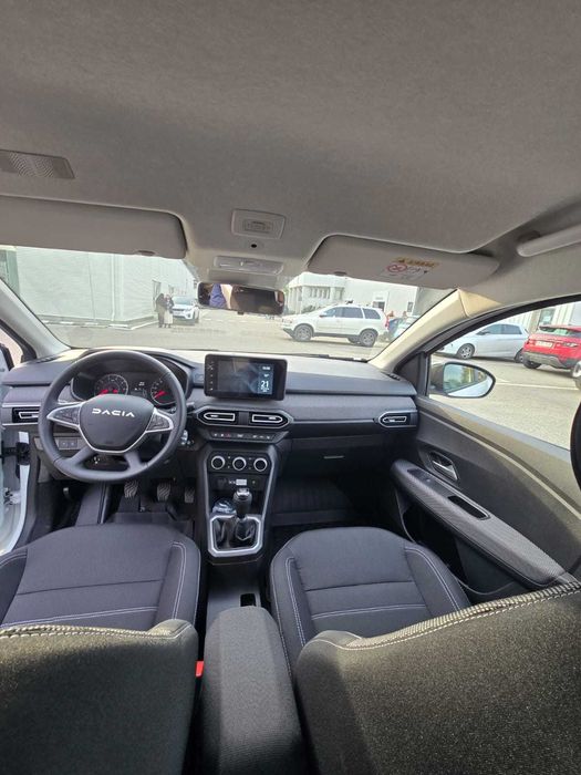 Închiriere masini ridesharing UBER-BOLT