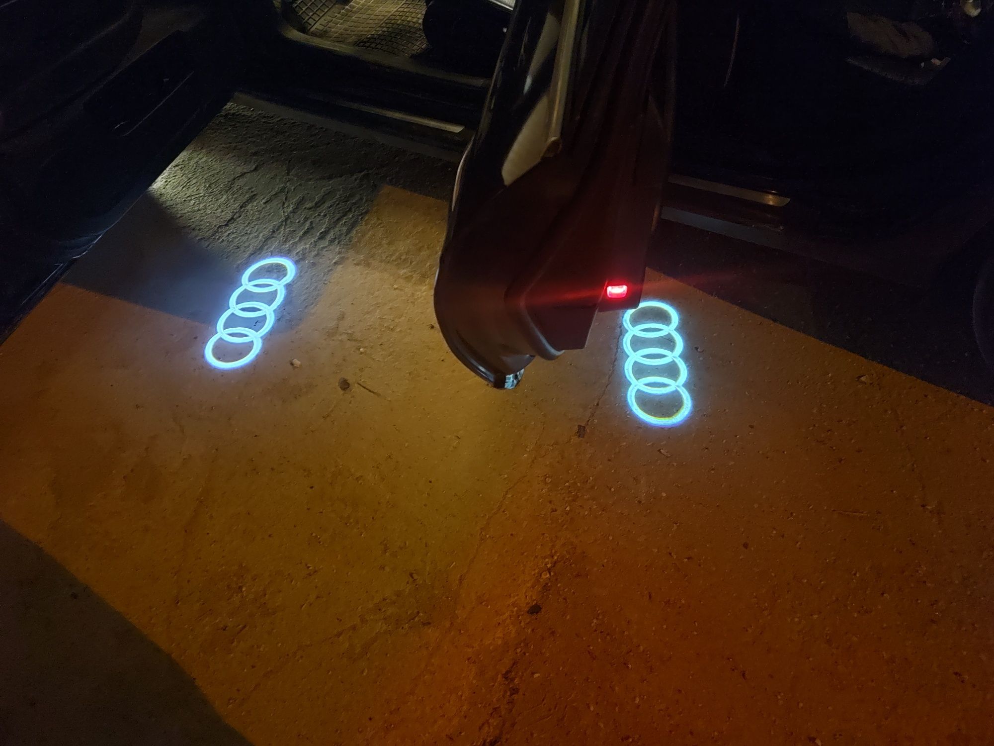 LED плафони AUDI прожектори / подсветки лого