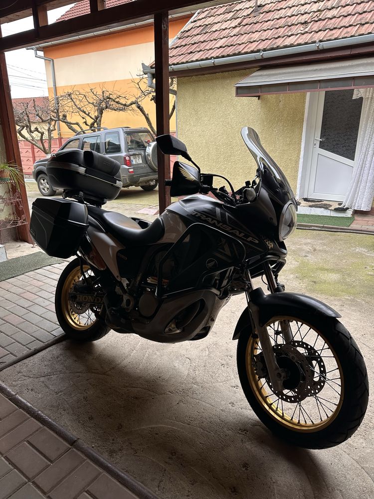 Honda Transalp XL700V