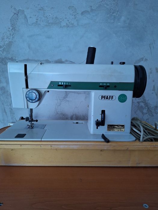 Mașina de cusut electrica  PFAFF