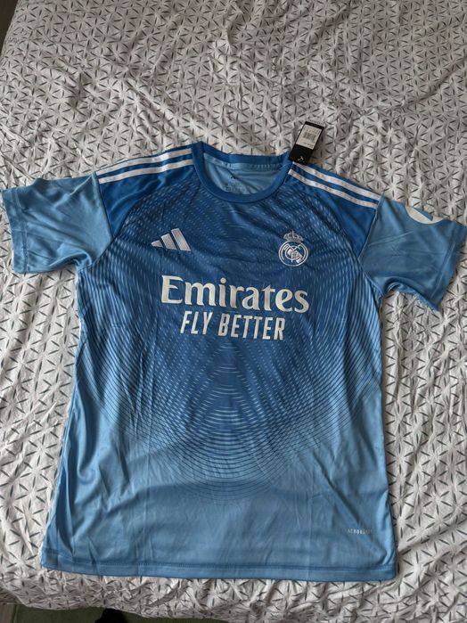 Tricou Real Madrid portar sezonul nou