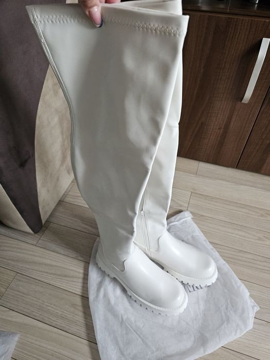 Cizme înalte albe