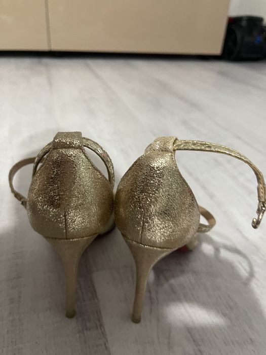 Vand pantofi    Stileto mai multe modele