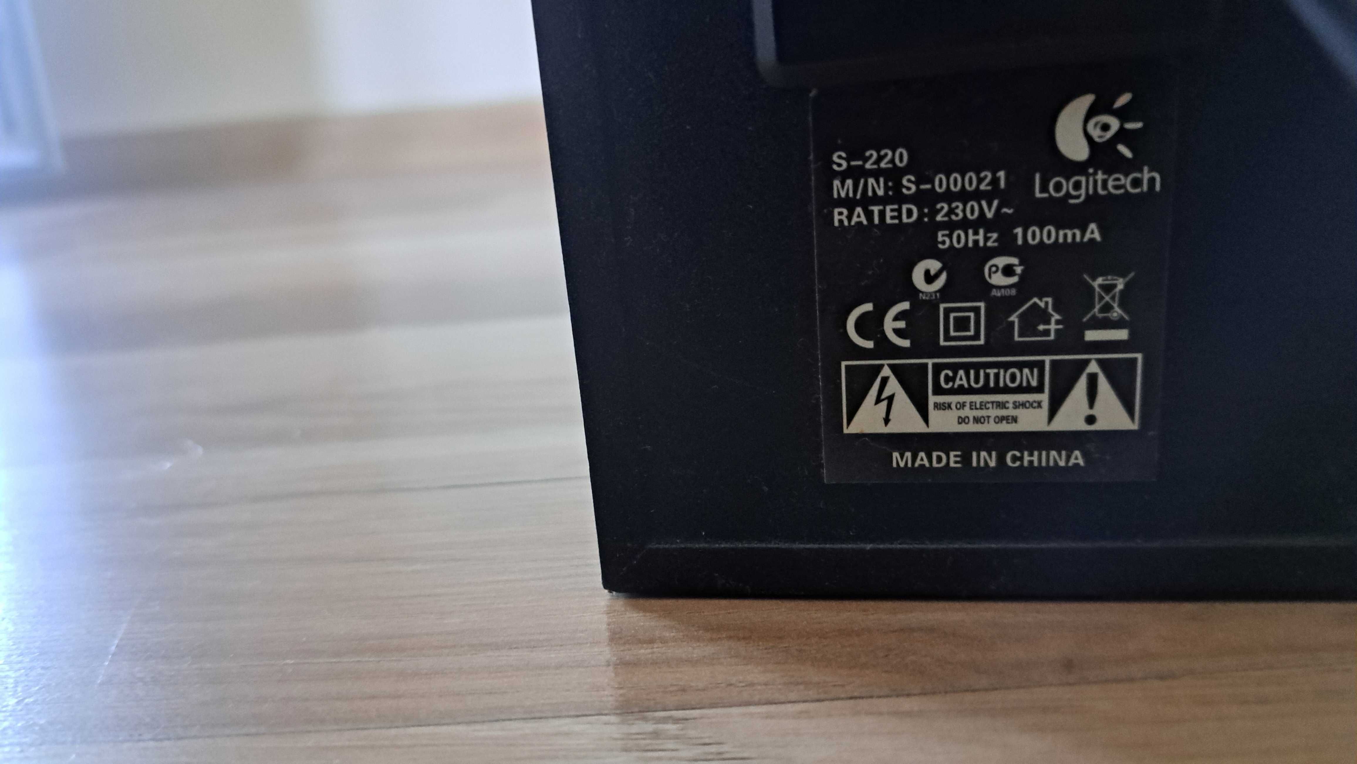 Тонколона Logitech S220, 2.1, 17W, 3.5mm jack, черни компютърни