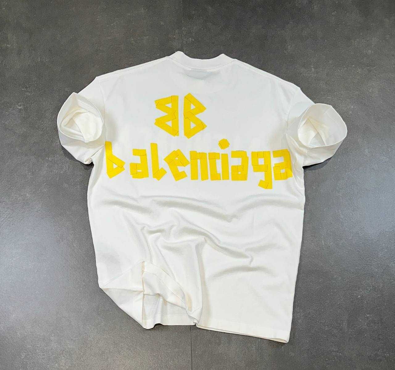 Нови мъжки тениски BALENCIAGA нови с етикети в бяло