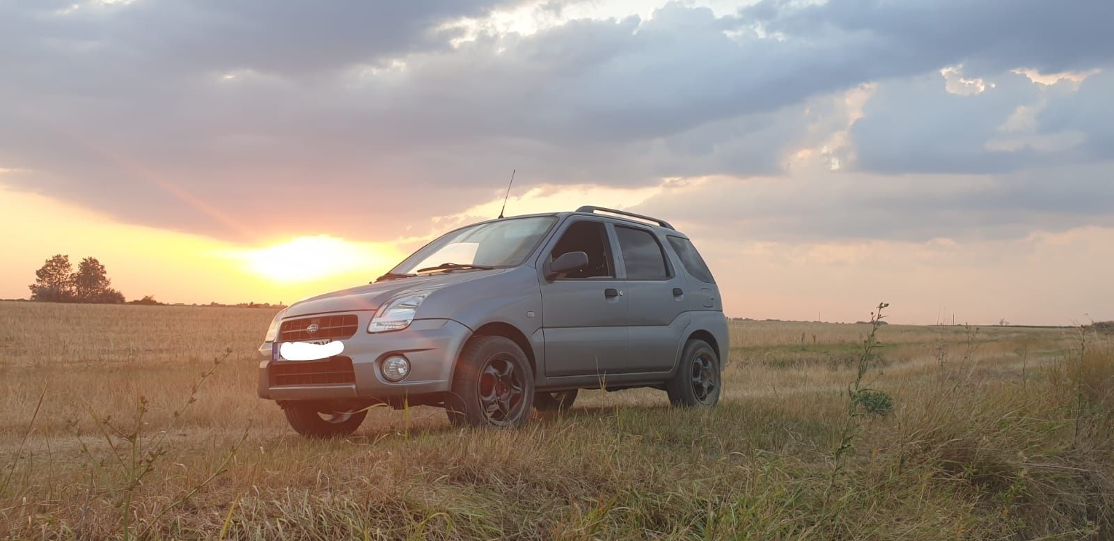 Vând Subaru justy