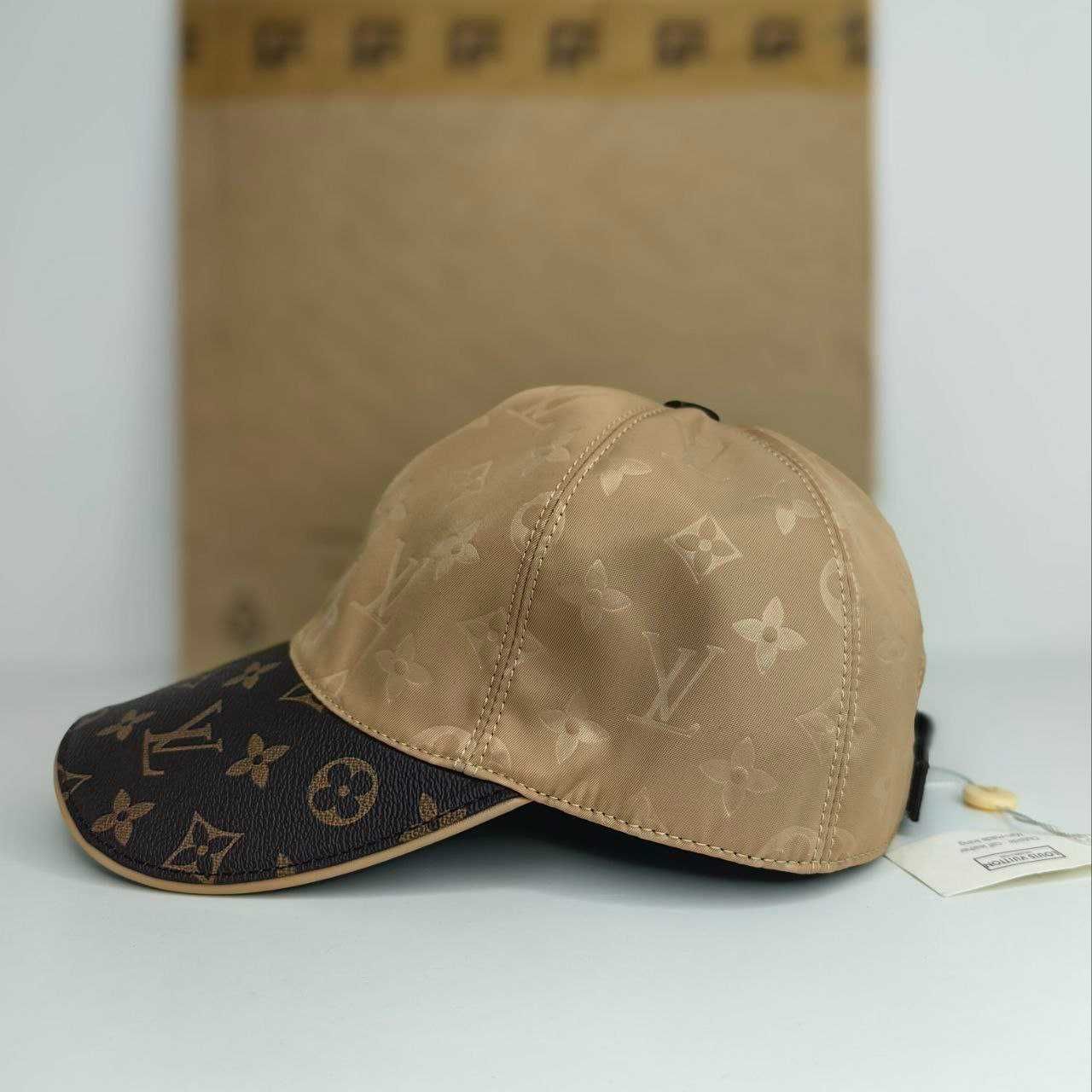 Шапка  ​Louis Vuitton LV