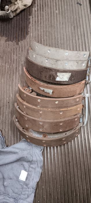 Продавам челюсти