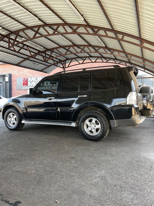 Mitsubishi Pajero GLS (V6) avtomobili sotiladi !