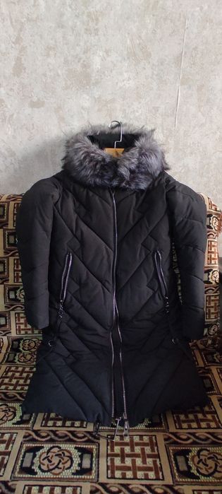 Продам зимние куртки