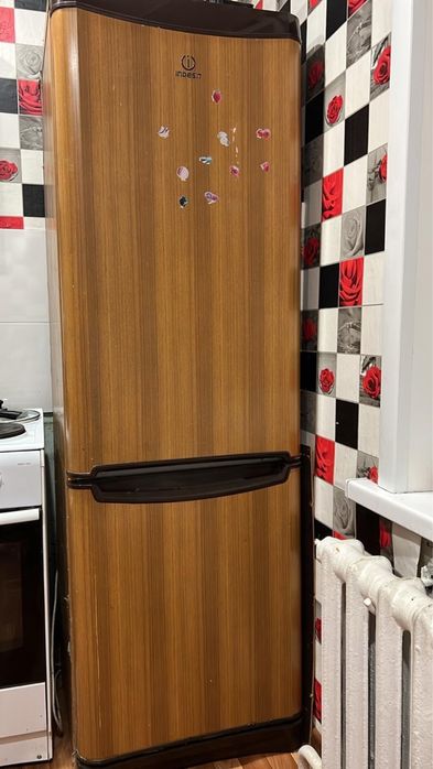 Холодильник Indesit Не рабочий