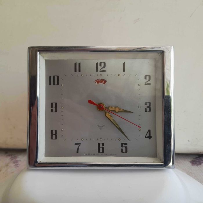 Ceas desteptator de masa -mecanic - provenienta China .