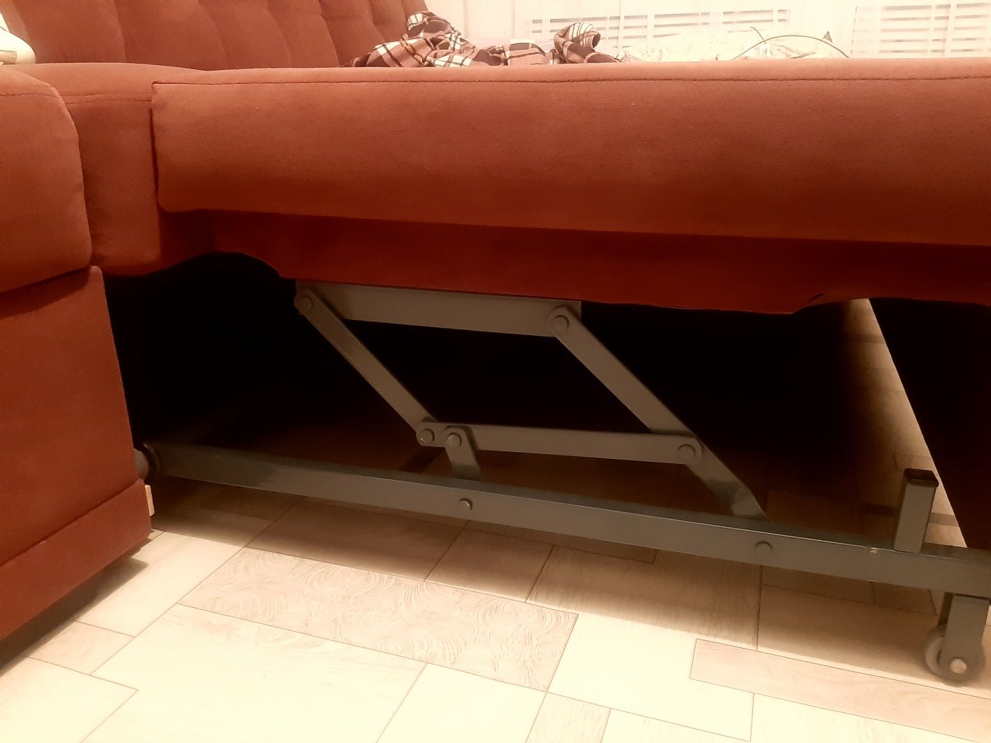 Срочно угловой диван раскладной б/у, углы можно менять
