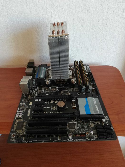 Gigabyte GA-Z87-D3HP + Intel Core i5 4670k + 4GB RAM Elixir