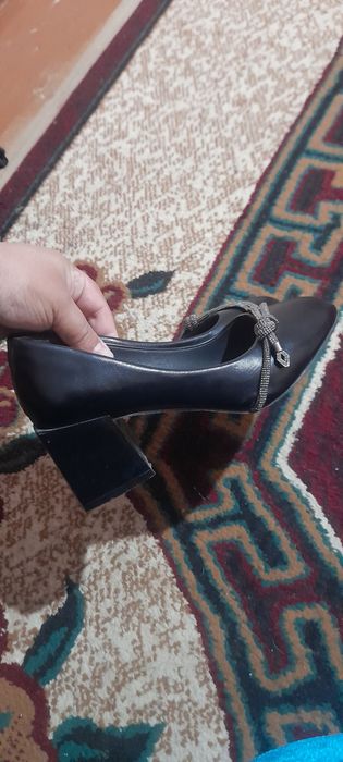 Tufli yangi judayam chiroyli