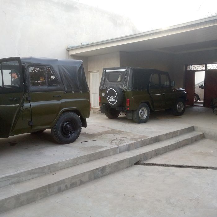 Uaz sotiladi alo xolatda