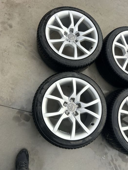 Jante Audi 18 cu anvelope de iarnă  235/40/18, dot 2022, 8,5J-et 29