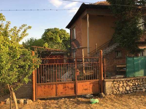 оф.16271 Етаж От Къща с Гараж и Двор с.Крумово