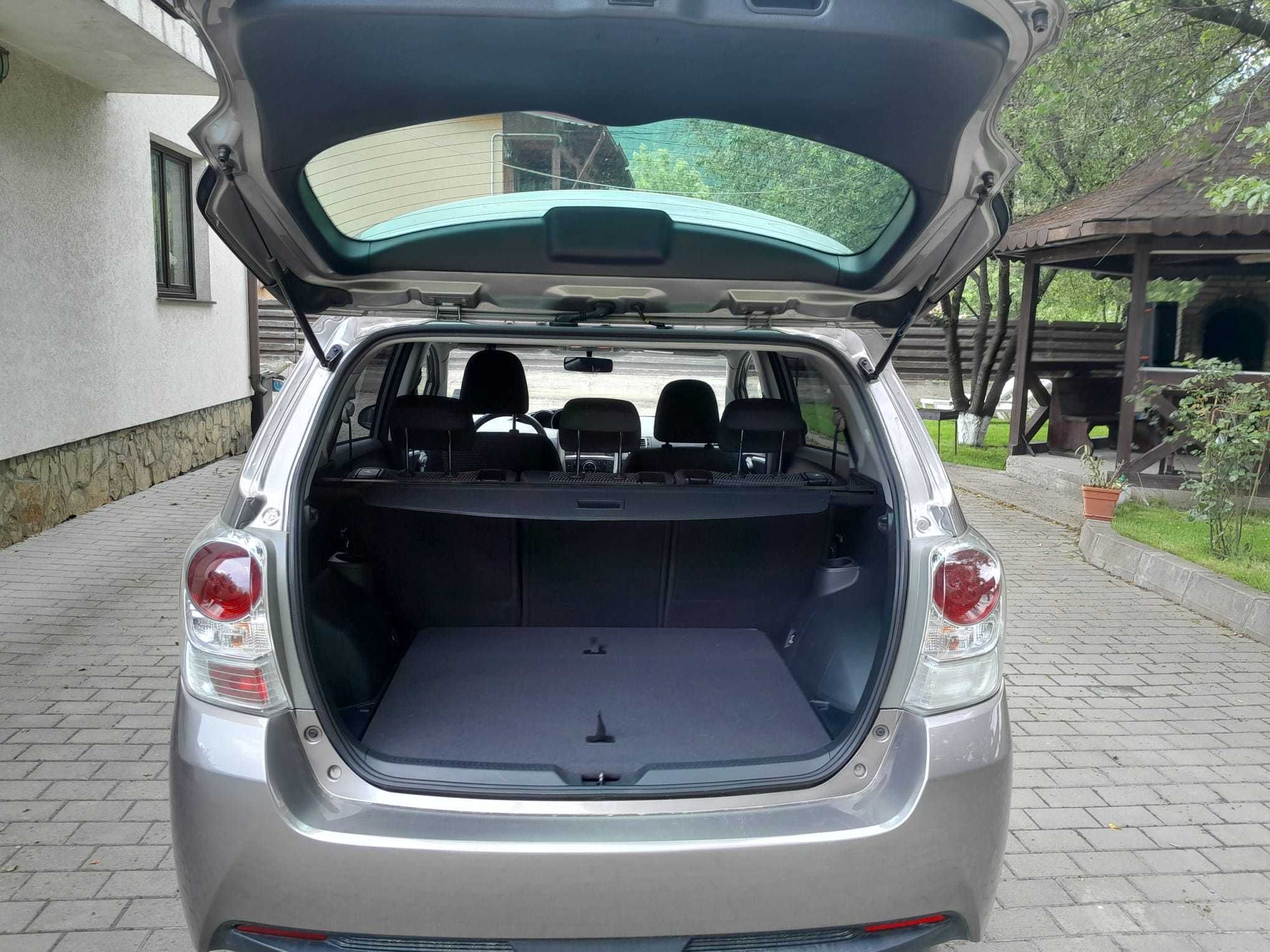 Vând Toyota Verso