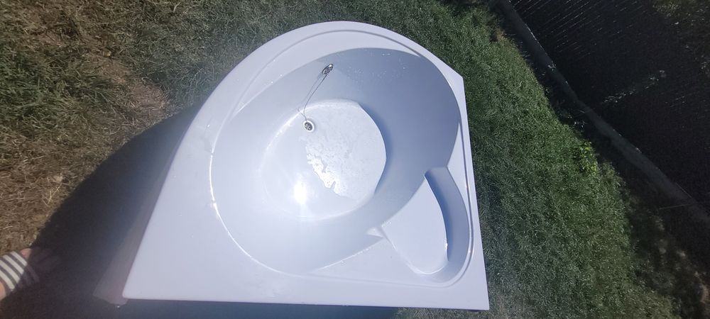 Vind cada pe colt de 140 pe 140