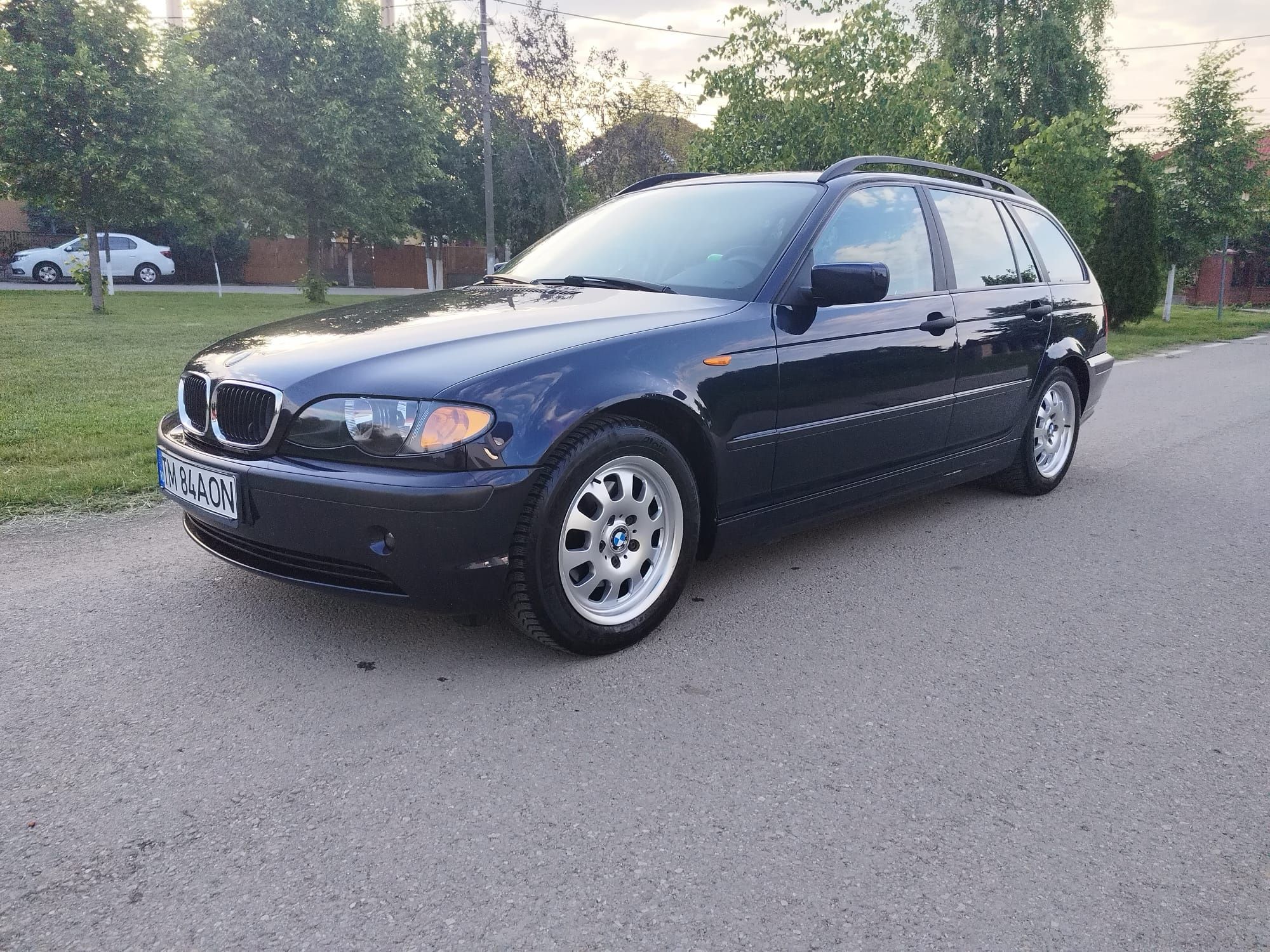 BMW 318i facelift cu 143 cp, an 2004, climatronic,trapa,central