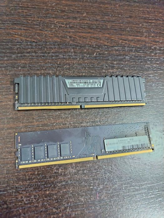 Vând 16Gb ddr4 .