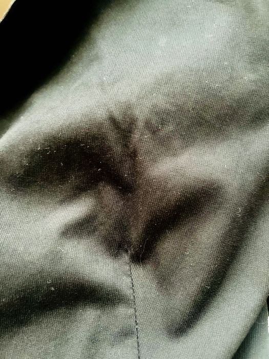 Черно сако, панталон, гащеризон и вълнено сако (женски)