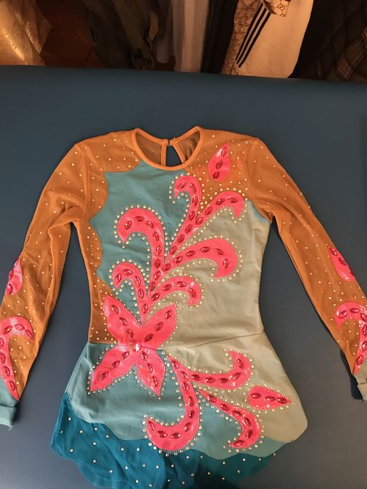 Костюм для художественной гимнастики