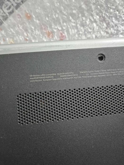 HP Pavilion x360 14-cd0037nu (Повредено дъно, за части)