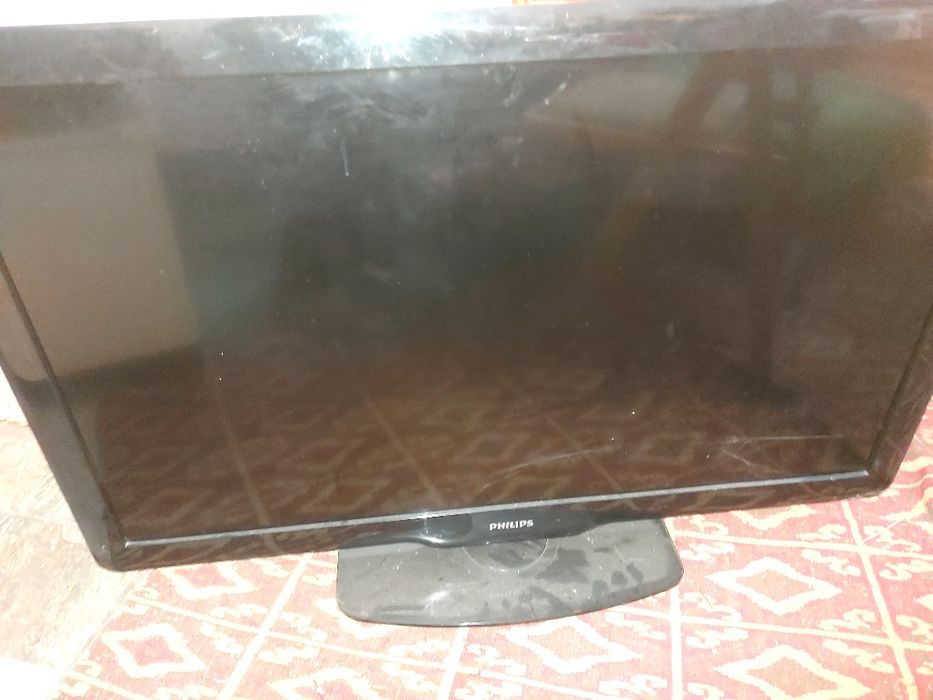 Продавам Телевизор Филипс 42 инча за части