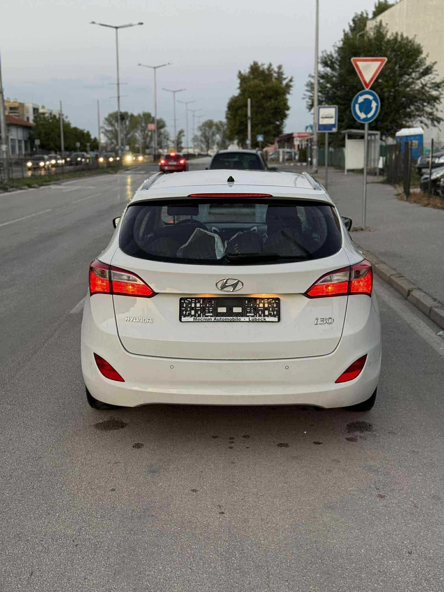 Hyundai i30 2013 1.4CRDi / подгреви / комплекр джанти
