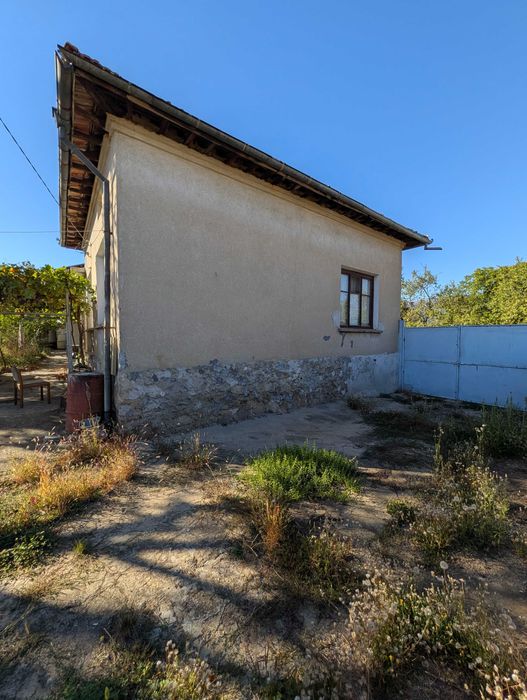 Продава къща в село Александрово