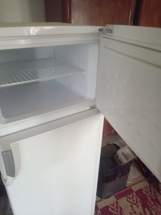 Vând frigider Arctic